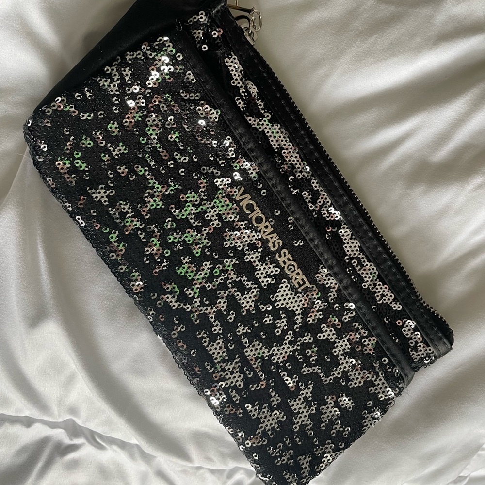 Victoria’s Secret mini hand wallet